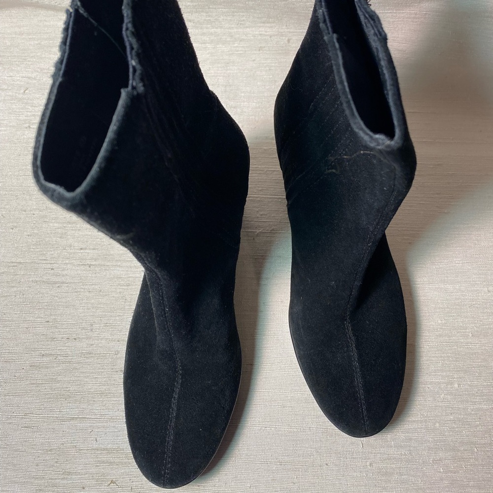 6M Cole Haan Black Suede Short Calf Boot/Bootie
